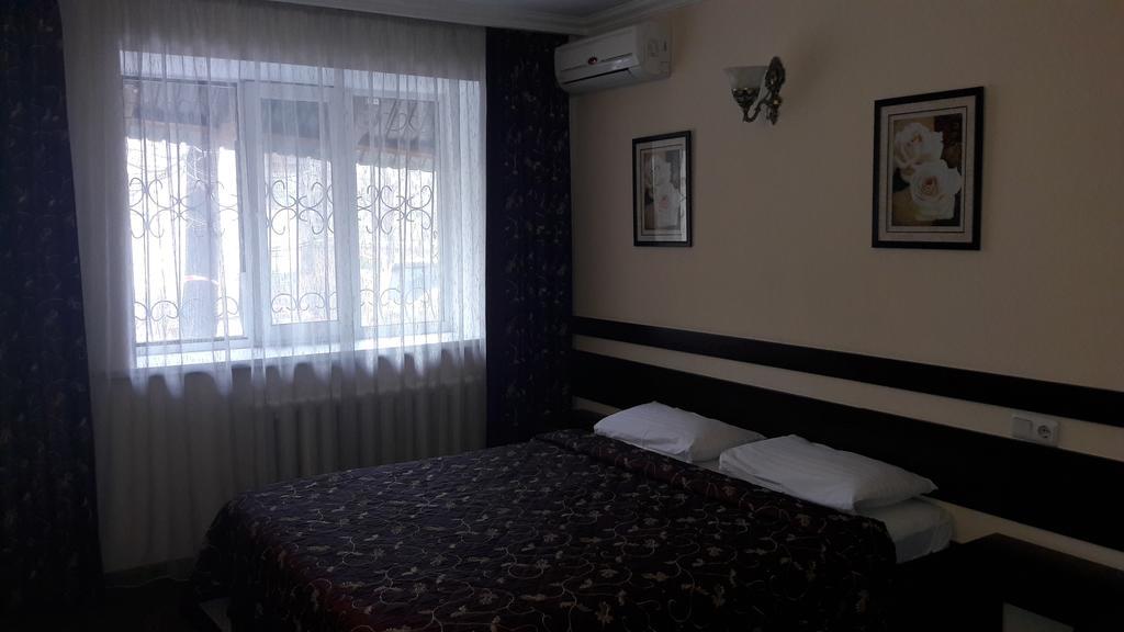 Salem On Tulebaeva Street Hotel Almaty Eksteriør billede